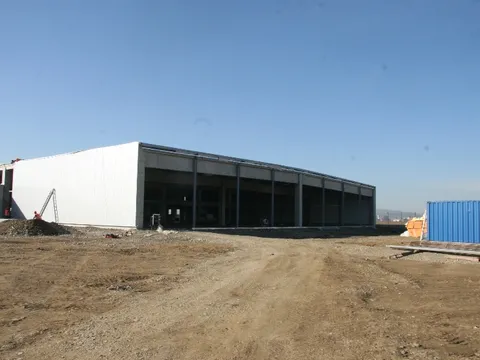 Construcie hala pe structura metalica si hidroizolatii FARMEXPERT Brasov – fotografie 6