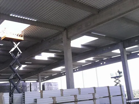 Constructie hala de productie trape auto si acoperisuri retractabile din sticla – Zimandu Nou – fotografie 5
