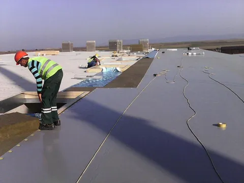Constructie hala de productie trape auto si acoperisuri retractabile din sticla – Zimandu Nou – fotografie 21