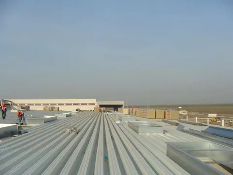 Constructie hala si montaj acoperis – Hala Schlumberger – fotografie 3