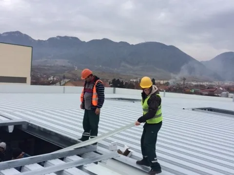 Hidroizolații cu membrane PVC la fabrica de hârtie ECOPAPER Zărnești, Brașov – fotografie 13