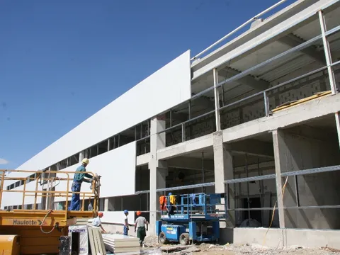 Montaj hala metalica si hidroizolatie acoperis Dietrich – Heraeus Sacalaz – Timisoara – fotografie 1