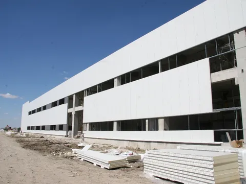 Montaj hala metalica si hidroizolatie acoperis Dietrich – Heraeus Sacalaz – Timisoara – fotografie 4