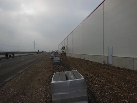 Montaj hala si hidroizolatie acoperis hala Bic West Park Ploiesti – fotografie 4