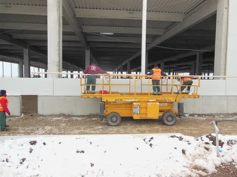 Montaj hala si hidroizolatie acoperis hala Bic West Park Ploiesti – fotografie 31