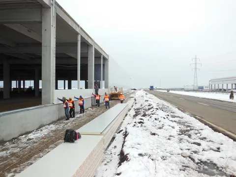 Montaj hala si hidroizolatie acoperis hala Bic West Park Ploiesti – fotografie 35