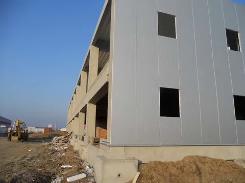 Montaj hala si hidroizolatie centrul logistic Farmexpert Apahida – fotografie 35