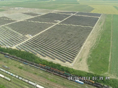 Montaj panouri fotovoltaice in cadrul West Park Ploiesti – fotografie 3