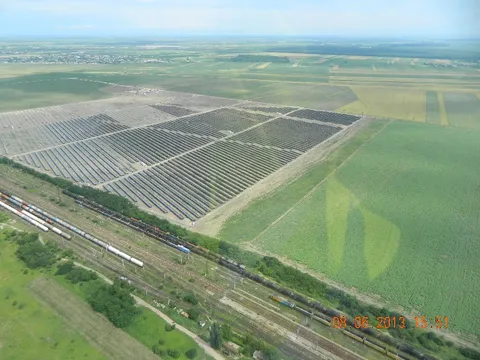 Montaj panouri fotovoltaice in cadrul West Park Ploiesti – fotografie 100