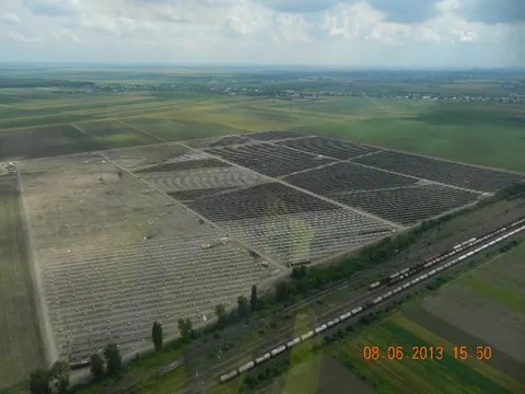 Montaj panouri fotovoltaice in cadrul West Park Ploiesti – fotografie 102