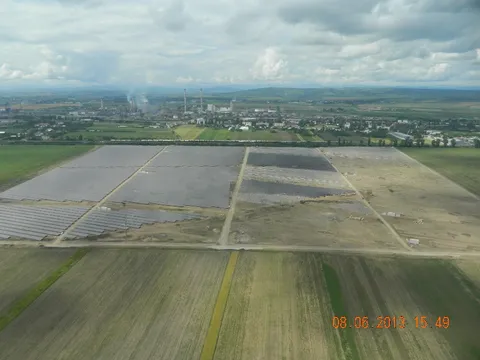 Montaj panouri fotovoltaice in cadrul West Park Ploiesti – fotografie 103