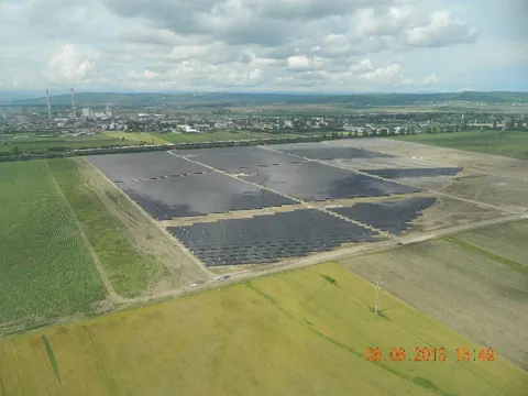 Montaj panouri fotovoltaice in cadrul West Park Ploiesti – fotografie 104