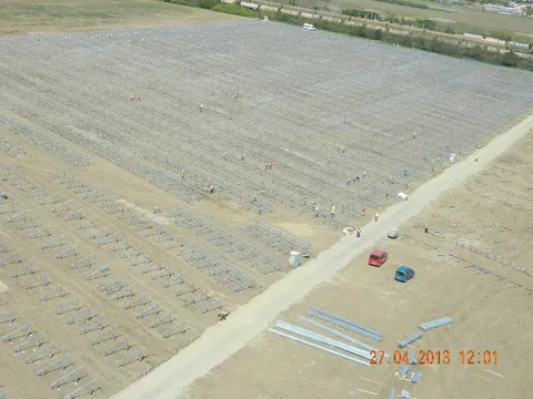 Montaj panouri fotovoltaice in cadrul West Park Ploiesti – fotografie 129