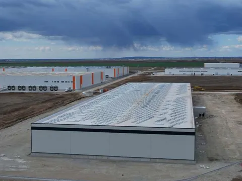 Montaj panouri fotovoltaice in cadrul West Park Ploiesti – fotografie 137
