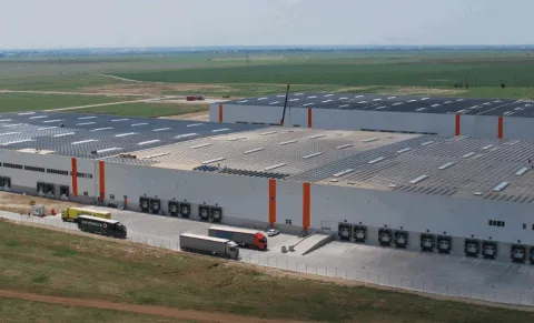 Montaj panouri fotovoltaice in cadrul West Park Ploiesti – fotografie 139