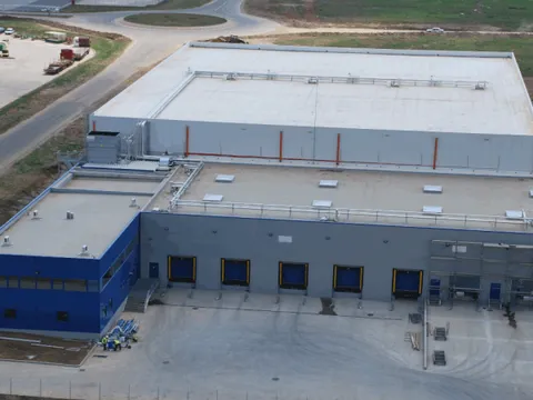 Montaj panouri fotovoltaice in cadrul West Park Ploiesti – fotografie 141