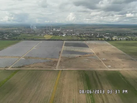 Montaj panouri fotovoltaice in cadrul West Park Ploiesti – fotografie 15