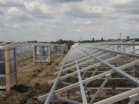 Montaj panouri fotovoltaice in cadrul West Park Ploiesti – fotografie 25