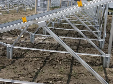 Montaj panouri fotovoltaice in cadrul West Park Ploiesti – fotografie 27