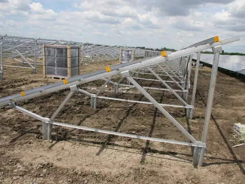 Montaj panouri fotovoltaice in cadrul West Park Ploiesti – fotografie 28