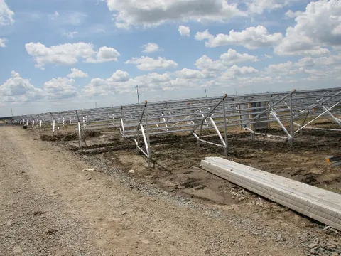Montaj panouri fotovoltaice in cadrul West Park Ploiesti – fotografie 32