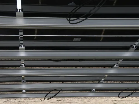 Montaj panouri fotovoltaice in cadrul West Park Ploiesti – fotografie 36