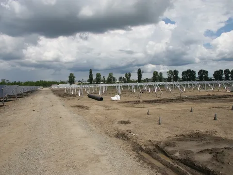 Montaj panouri fotovoltaice in cadrul West Park Ploiesti – fotografie 41