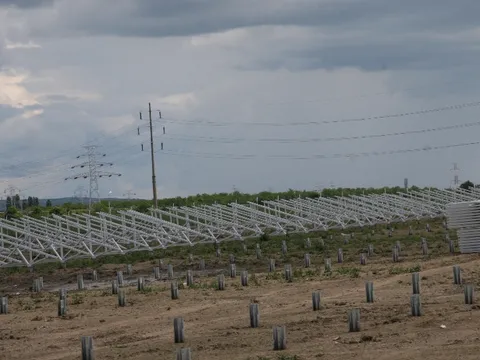 Montaj panouri fotovoltaice in cadrul West Park Ploiesti – fotografie 43