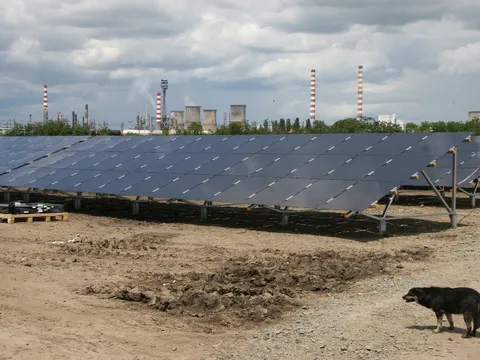 Montaj panouri fotovoltaice in cadrul West Park Ploiesti – fotografie 45