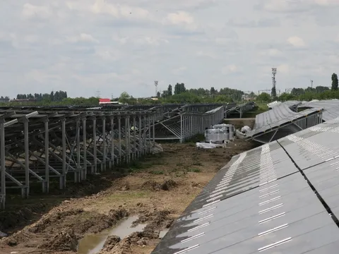 Montaj panouri fotovoltaice in cadrul West Park Ploiesti – fotografie 51