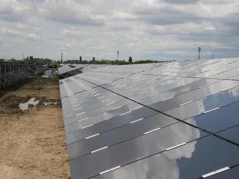 Montaj panouri fotovoltaice in cadrul West Park Ploiesti – fotografie 54