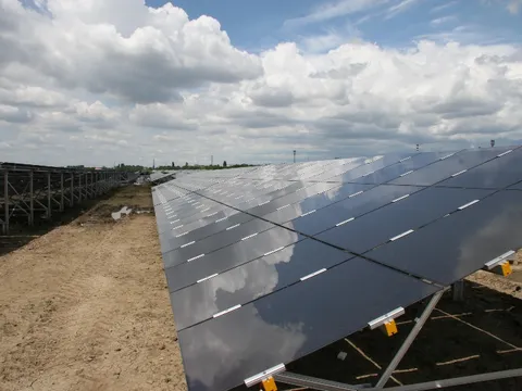 Montaj panouri fotovoltaice in cadrul West Park Ploiesti – fotografie 55