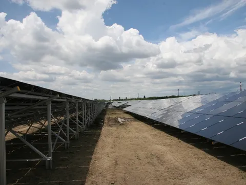 Montaj panouri fotovoltaice in cadrul West Park Ploiesti – fotografie 60