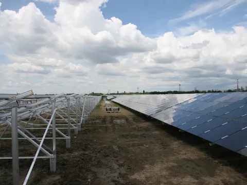 Montaj panouri fotovoltaice in cadrul West Park Ploiesti – fotografie 62
