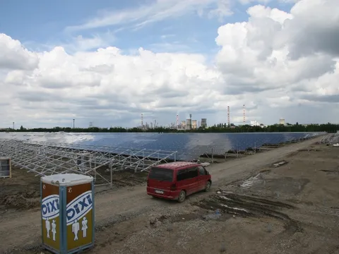 Montaj panouri fotovoltaice in cadrul West Park Ploiesti – fotografie 66