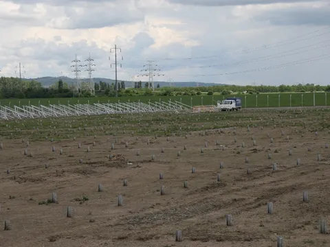 Montaj panouri fotovoltaice in cadrul West Park Ploiesti – fotografie 67