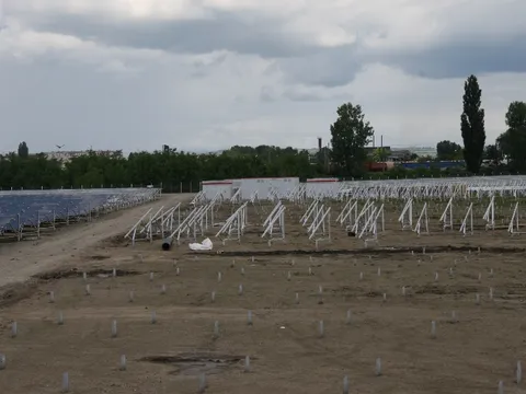Montaj panouri fotovoltaice in cadrul West Park Ploiesti – fotografie 71