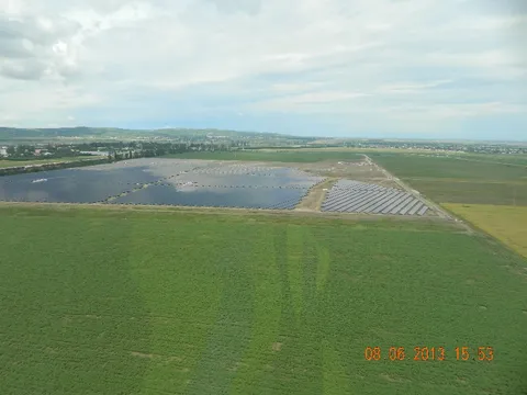Montaj panouri fotovoltaice in cadrul West Park Ploiesti – fotografie 78