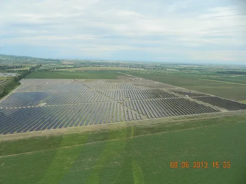 Montaj panouri fotovoltaice in cadrul West Park Ploiesti – fotografie 79