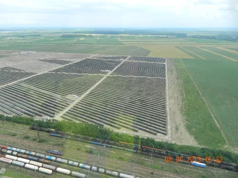 Montaj panouri fotovoltaice in cadrul West Park Ploiesti – fotografie 81
