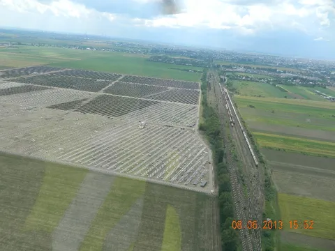 Montaj panouri fotovoltaice in cadrul West Park Ploiesti – fotografie 86