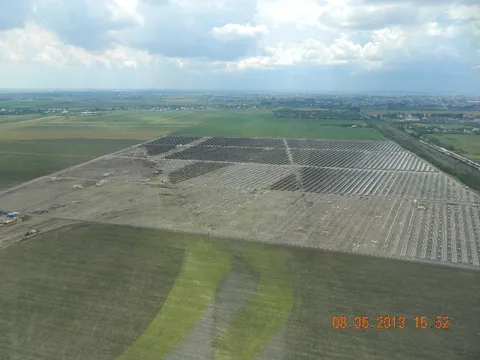 Montaj panouri fotovoltaice in cadrul West Park Ploiesti – fotografie 87