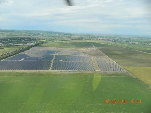Montaj panouri fotovoltaice in cadrul West Park Ploiesti – fotografie 97