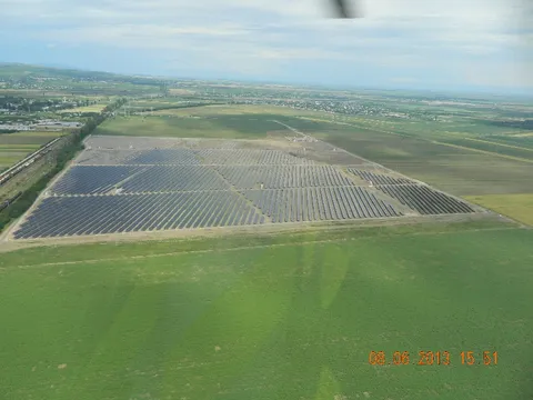 Montaj panouri fotovoltaice in cadrul West Park Ploiesti – fotografie 98