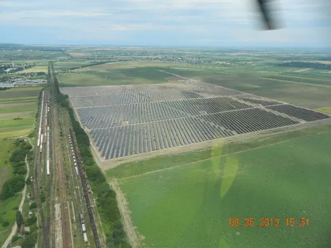 Montaj panouri fotovoltaice in cadrul West Park Ploiesti – fotografie 99