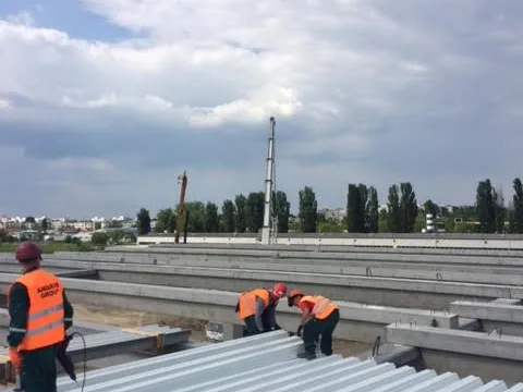 Montaj sistem acoperis si hidroizolatii hala Yazaki Braila – fotografie 19