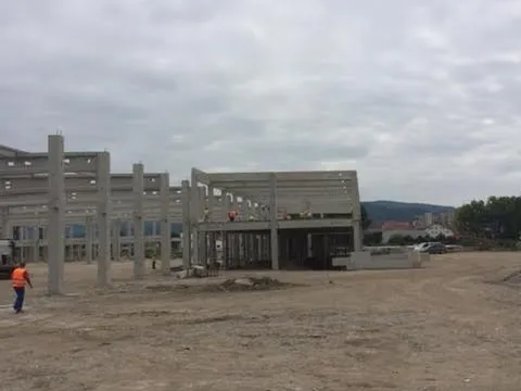 Montaj sistem hidroizolatie acoperis Hala LEONI 4 Bistrita – fotografie 11