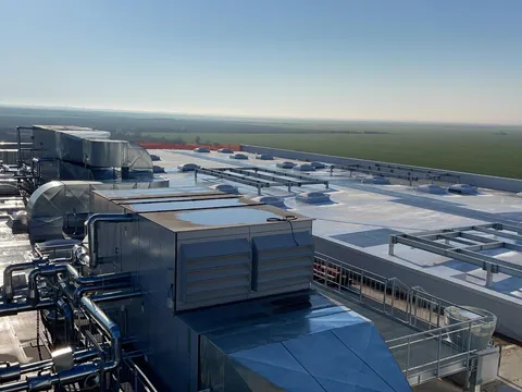 Proiecte hidroizolatie acoperis hala – Hala P&G Urlati – fotografie 12