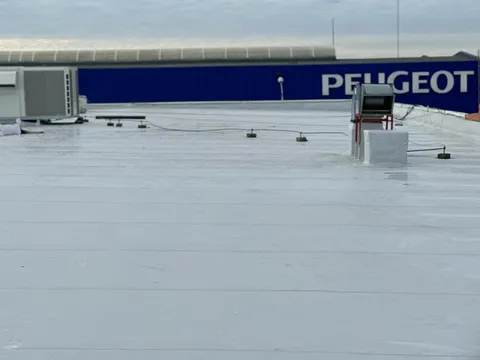 Refacere acoperiș hală Retail Park Pitești – fotografie 9