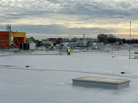 Refacere acoperiș hală Retail Park Pitești – fotografie 13